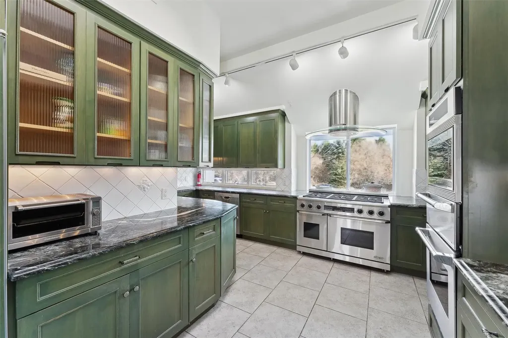 11 Watersedge Court Westhampton Beach NY 11978