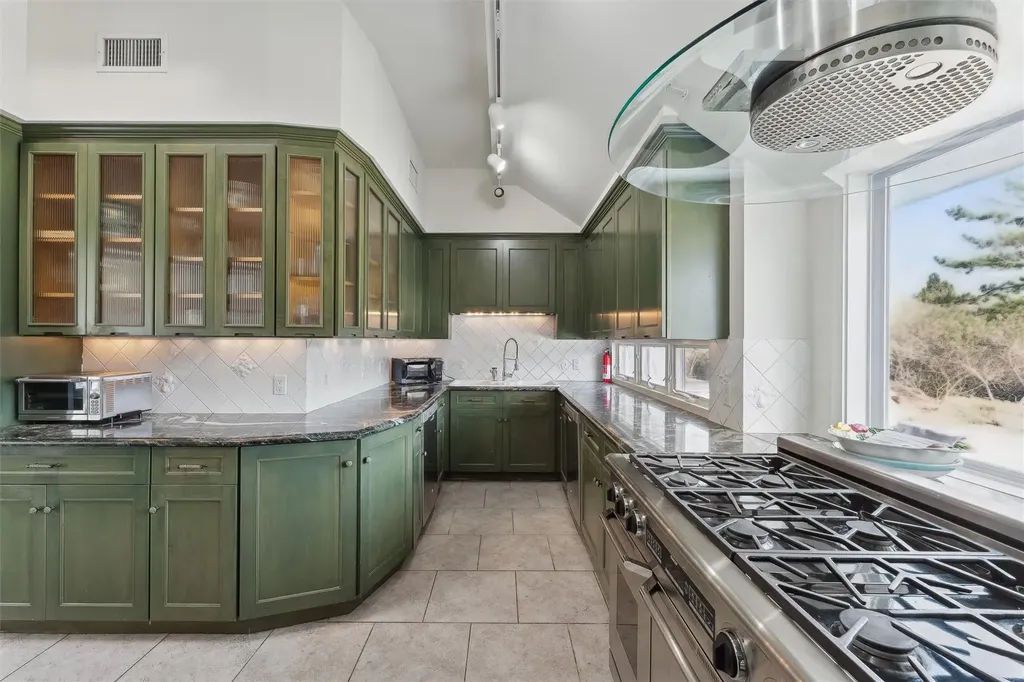 11 Watersedge Court Westhampton Beach NY 11978