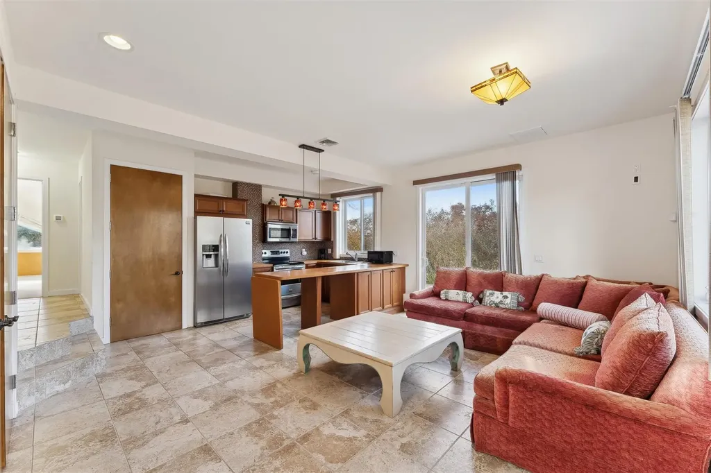 11 Watersedge Court Westhampton Beach NY 11978