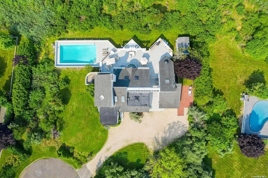 11 Watersedge Court Westhampton Beach NY 11978