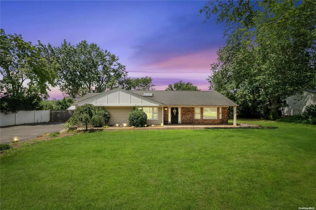 306 Terry Road Smithtown NY 11787