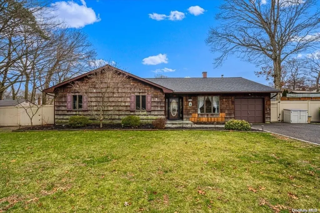 424 Donald Boulevard Holbrook NY 11741