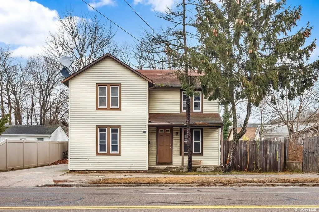 165 5th Avenue Bay Shore NY 11706