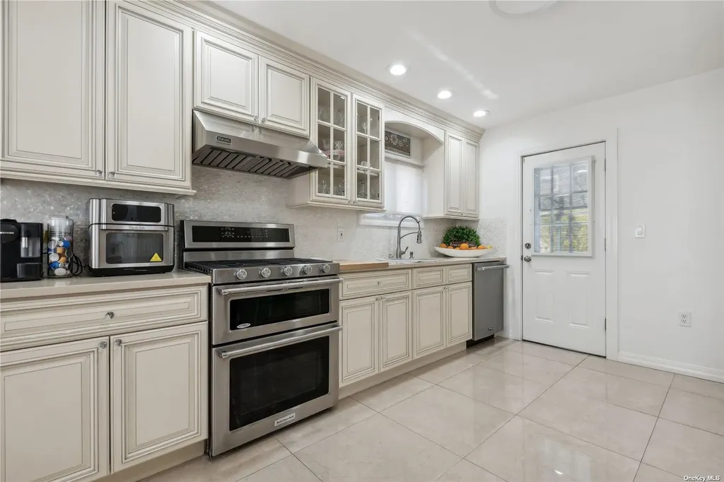 72 Shinbone Lane Commack NY 11725