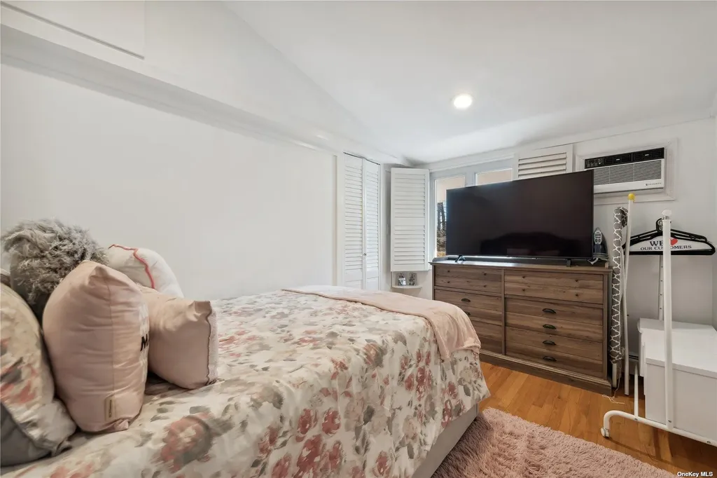72 Shinbone Lane Commack NY 11725
