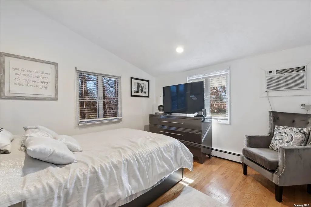 72 Shinbone Lane Commack NY 11725