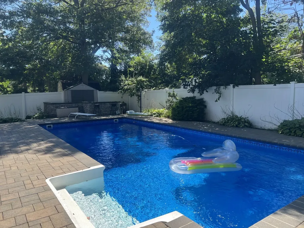 72 Shinbone Lane Commack NY 11725