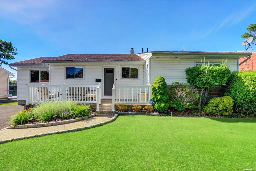 14 Edi Avenue Plainview NY 11803