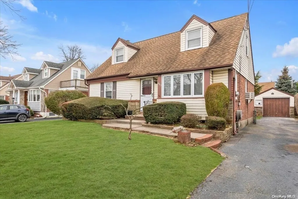 483 Argyle Road Mineola NY 11501