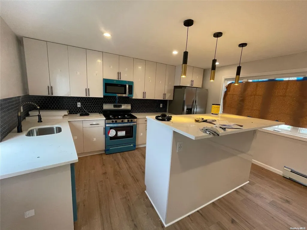 24607 137th Road Rosedale NY 11422