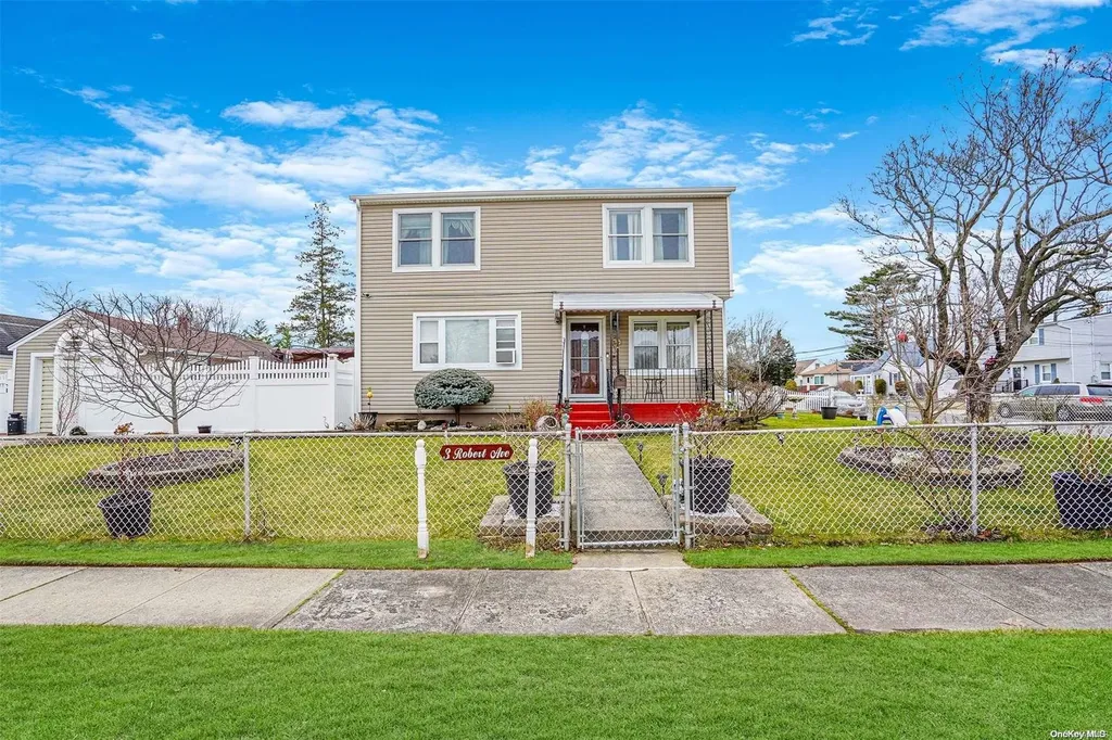3 Robert Avenue Massapequa NY 11758