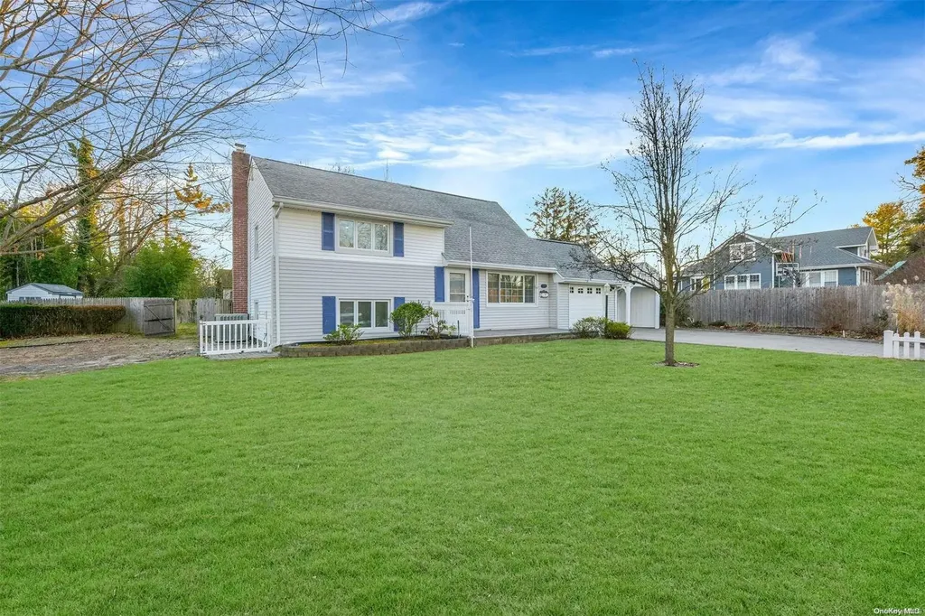 14 Kempster Avenue Bay Shore NY 11706