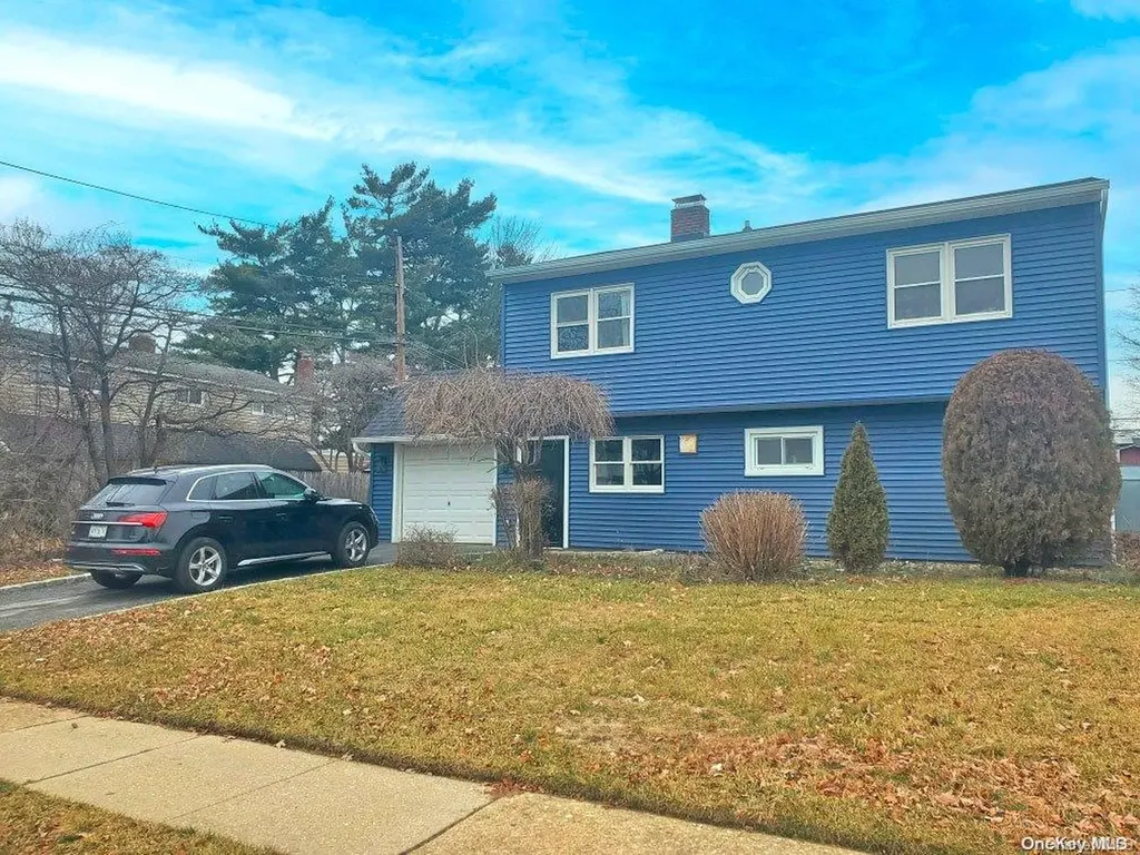 75 Stirrup Lane Levittown NY 11756