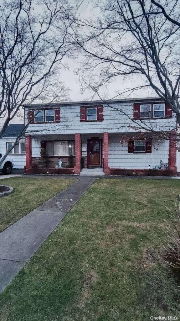 1061 Carll Drive Bay Shore NY 11706