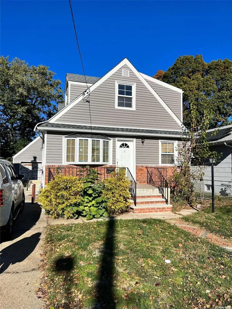 11 Jefferson Avenue Valley Stream NY 11580