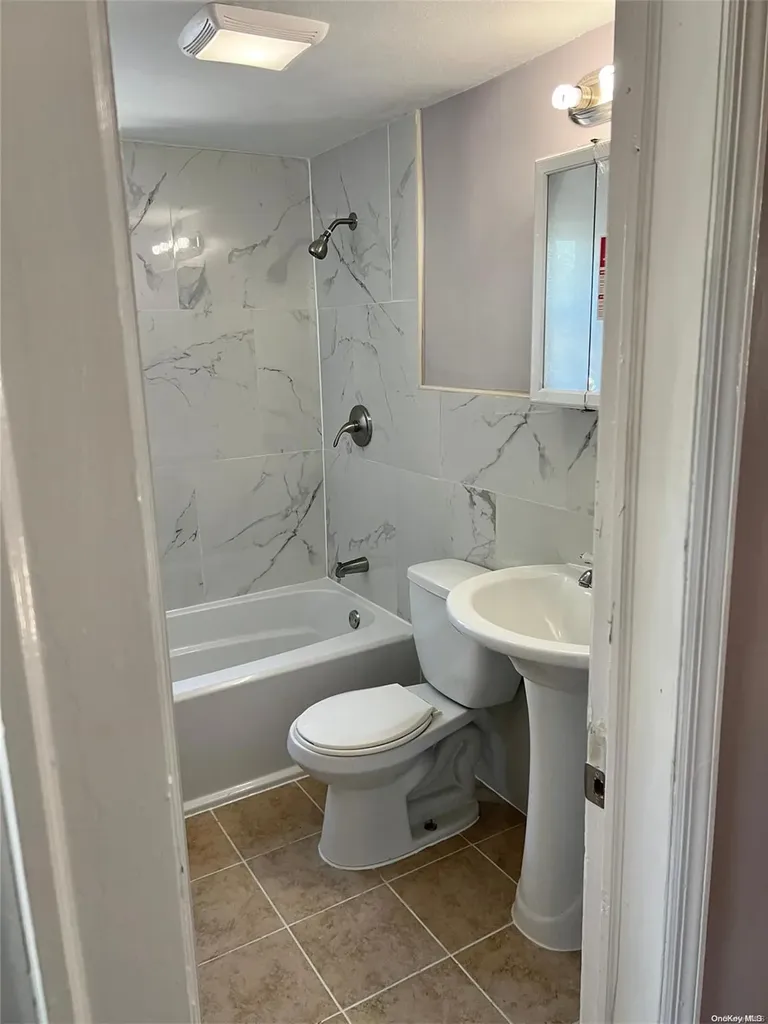 11 Jefferson Avenue Valley Stream NY 11580