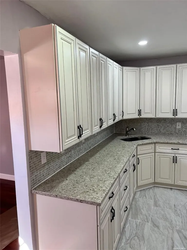 11 Jefferson Avenue Valley Stream NY 11580
