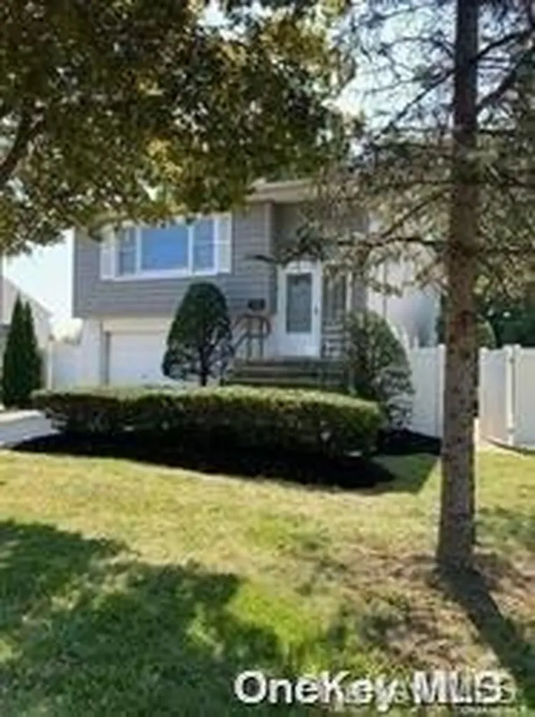 356 Grand Boulevard Deer Park NY 11729