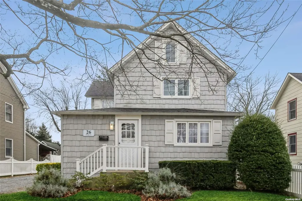 26 Hawley Avenue West Islip NY 11795
