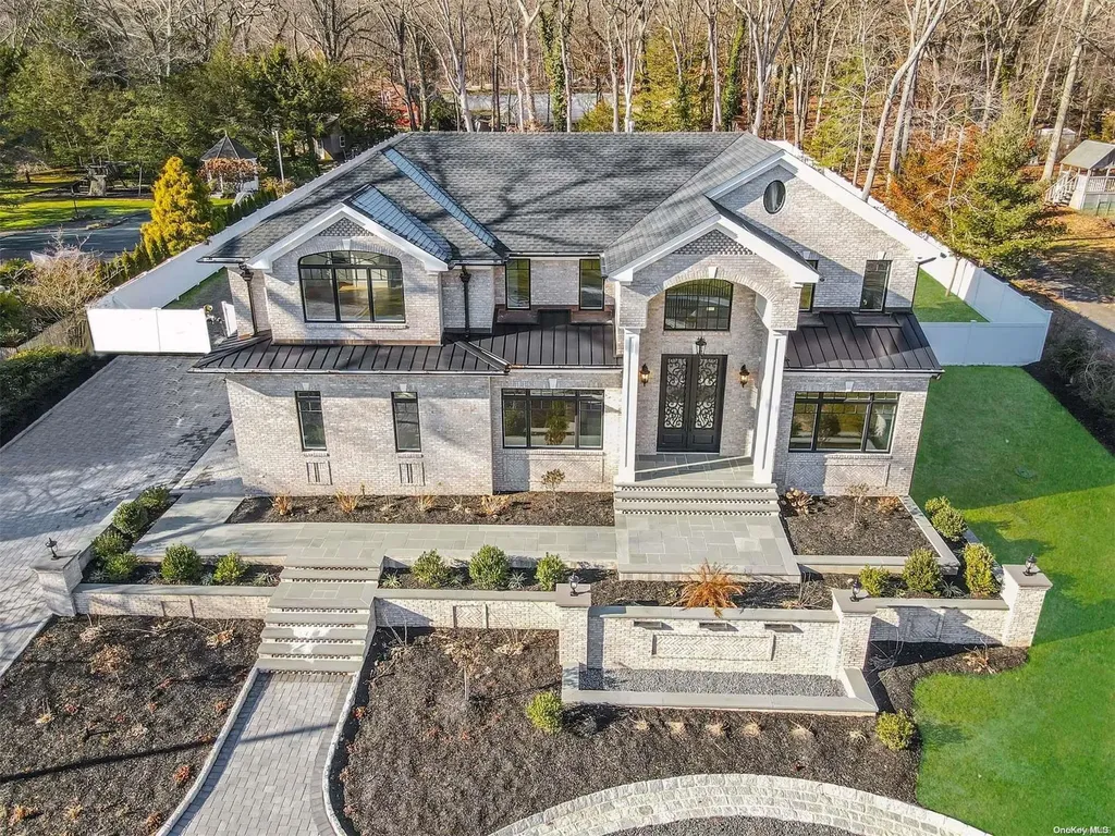33 Foxhurst Road Dix Hills NY 11746