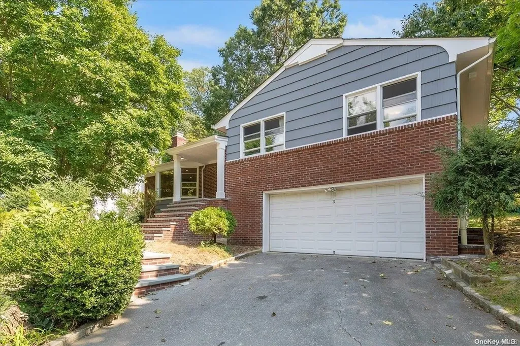 72 Beach Road Great Neck NY 11023