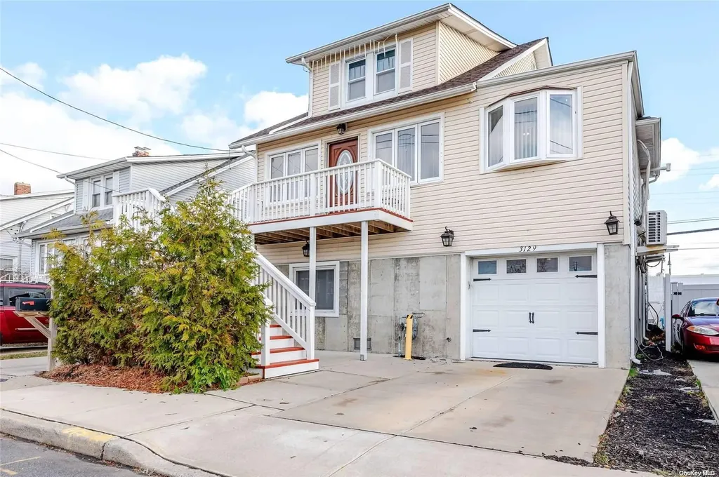 3129 Royal Avenue Oceanside NY 11572