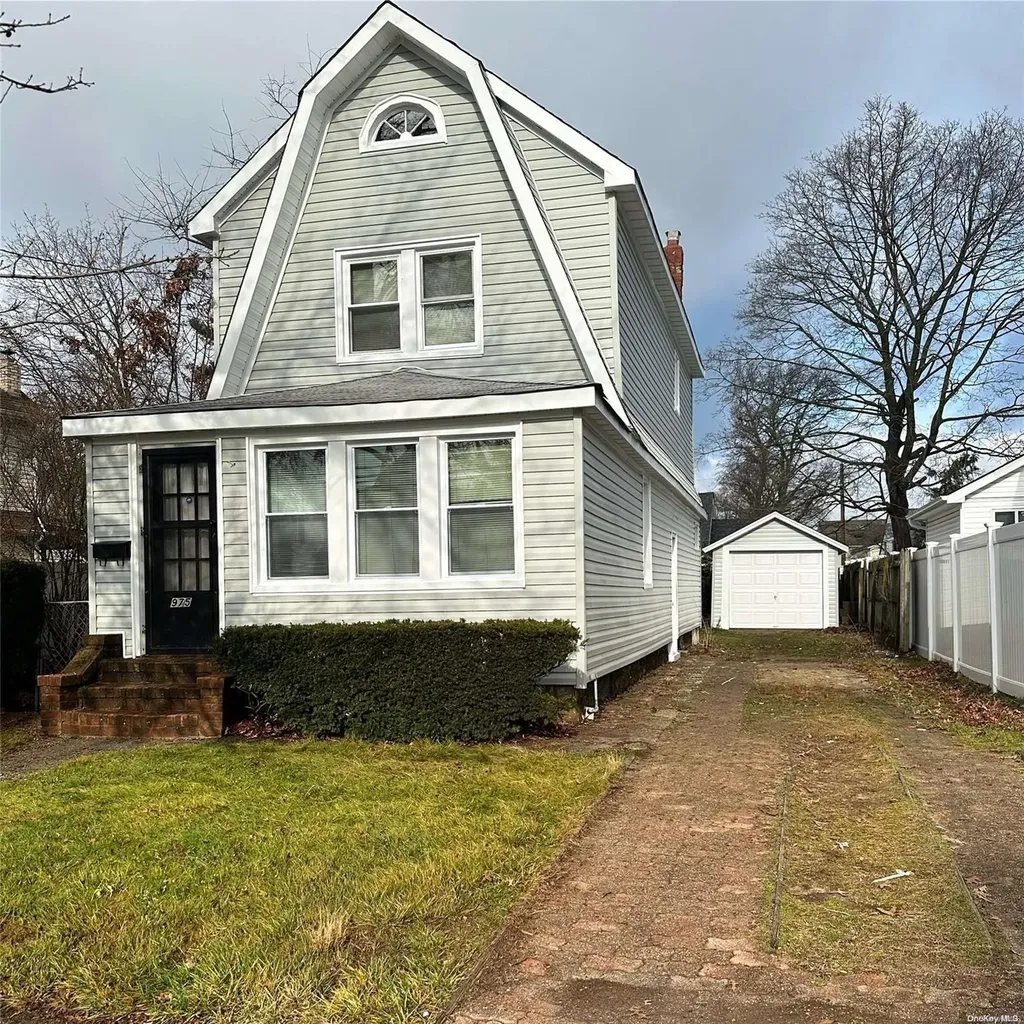 975 Kings Parkway North Baldwin NY 11510