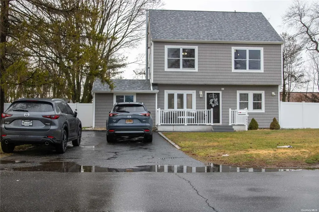 1451 Lombardy Boulevard Bay Shore NY 11706