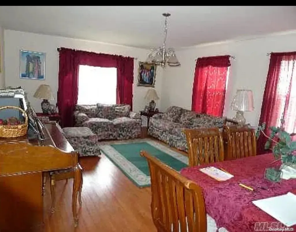 91 Rose Avenue Hempstead NY 11550