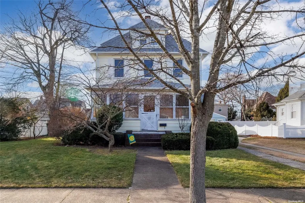 182 Miller Avenue Freeport NY 11520