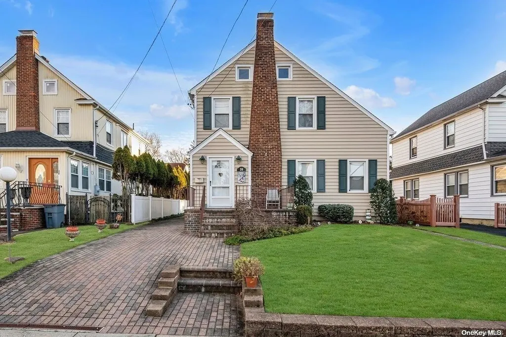 26 Highland Place Great Neck NY 11020