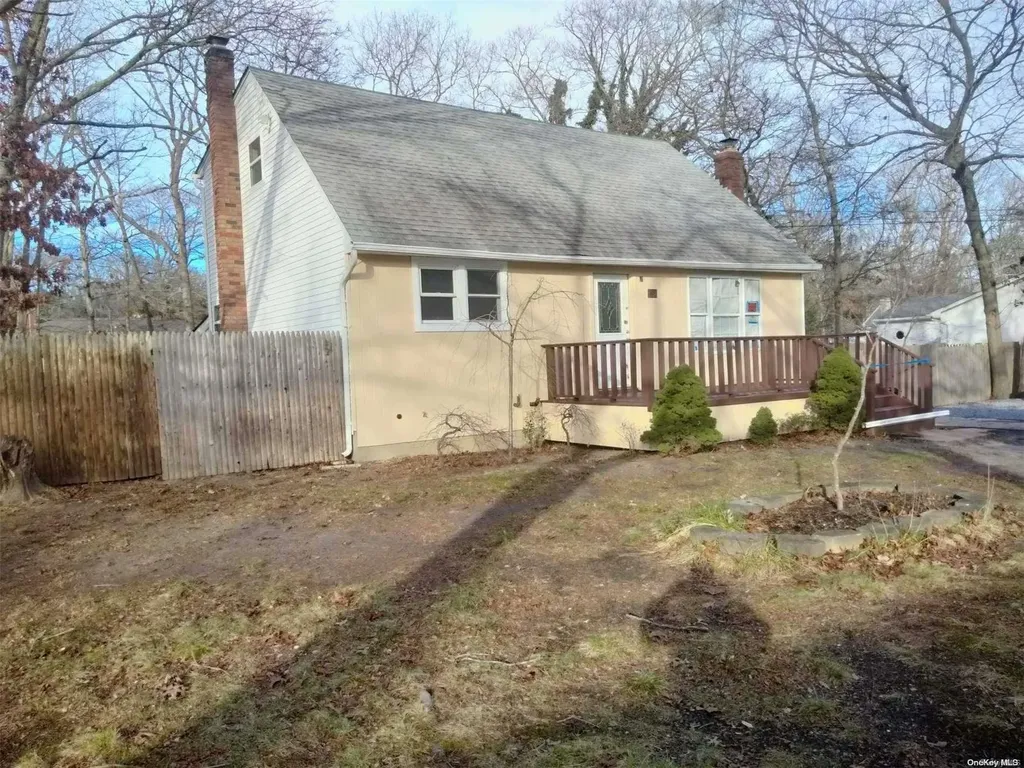 41 Eleanor Avenue Mastic NY 11950