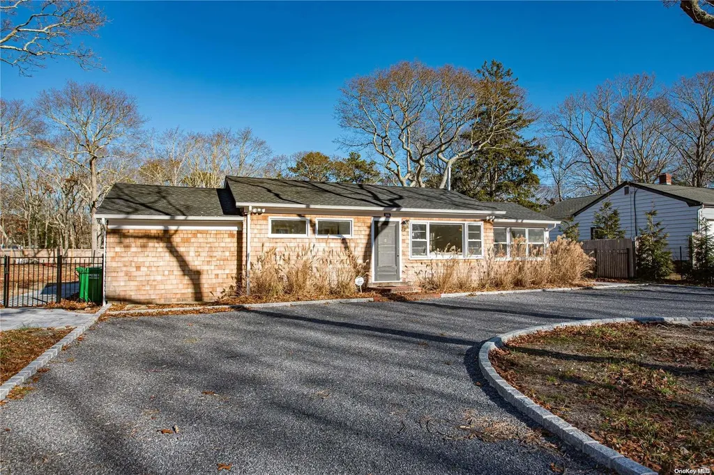 165 E Bay Avenue Hampton Bays NY 11946