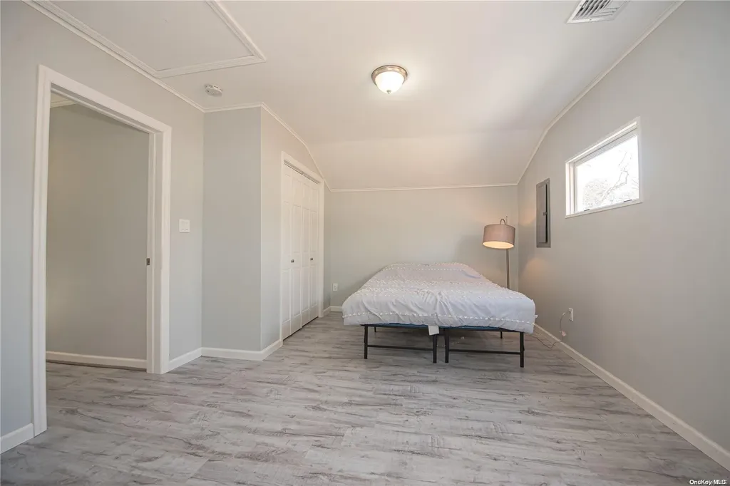 165 E Bay Avenue Hampton Bays NY 11946