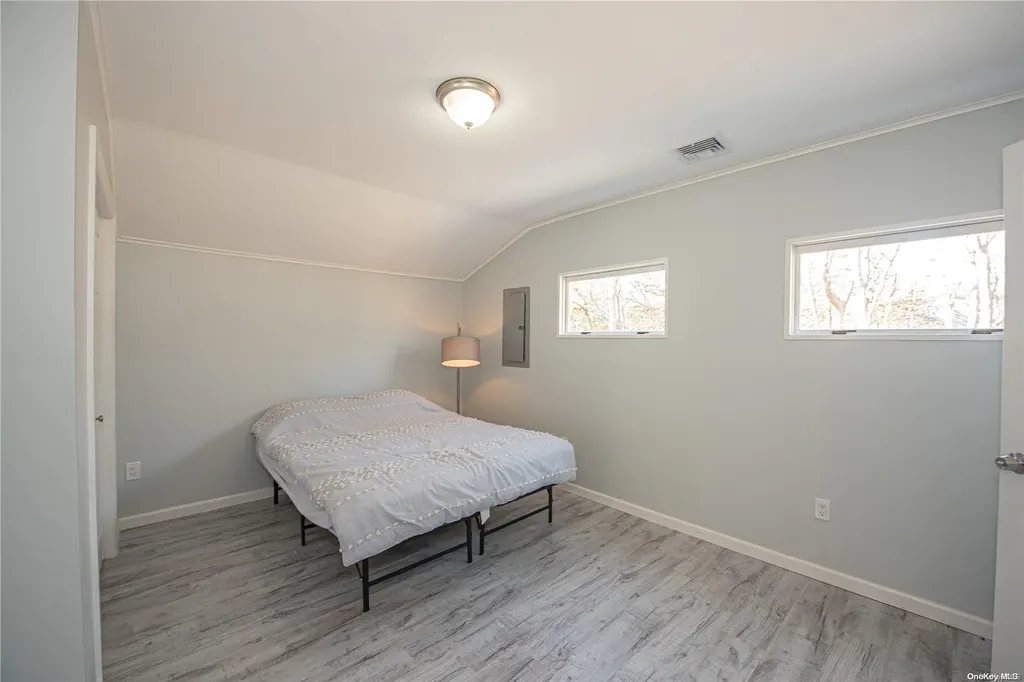 165 E Bay Avenue Hampton Bays NY 11946