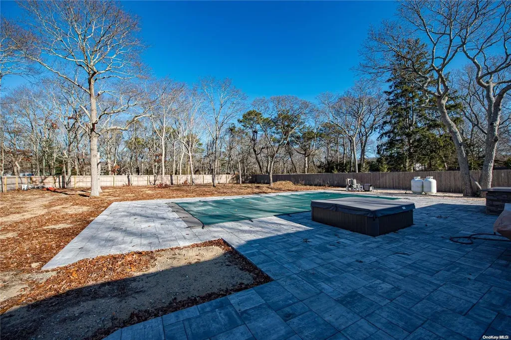 165 E Bay Avenue Hampton Bays NY 11946