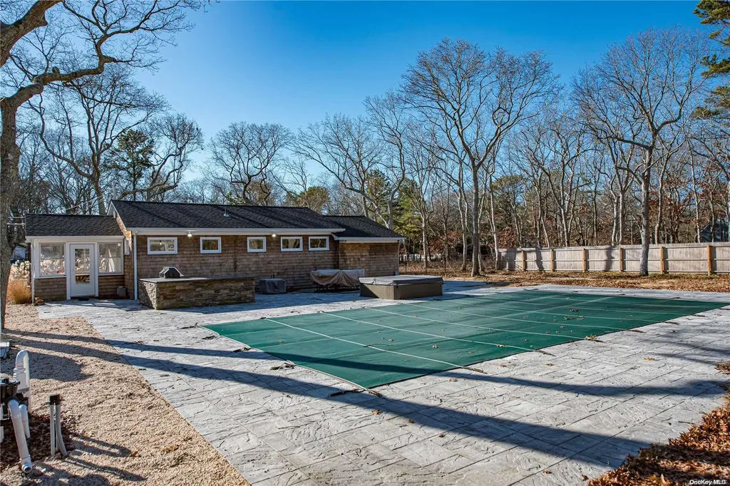 165 E Bay Avenue Hampton Bays NY 11946