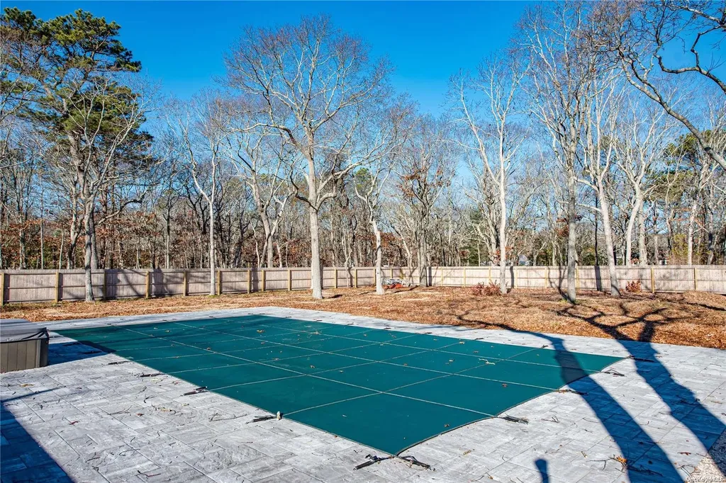 165 E Bay Avenue Hampton Bays NY 11946