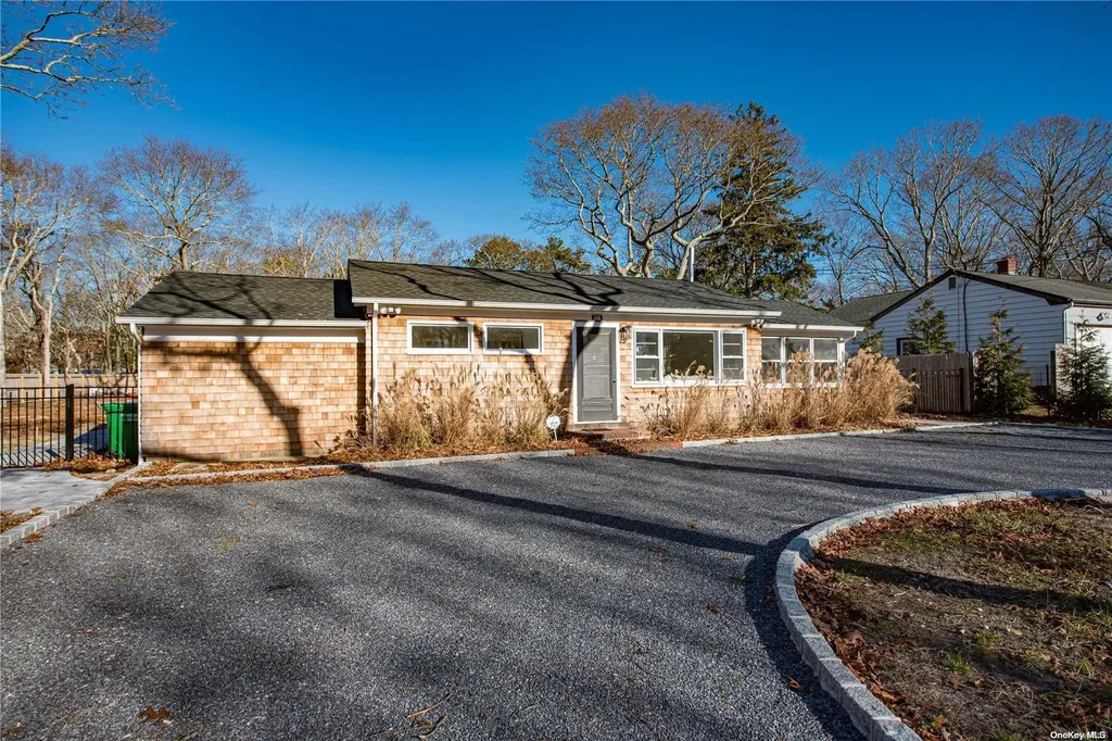 165 E Bay Avenue Hampton Bays NY 11946