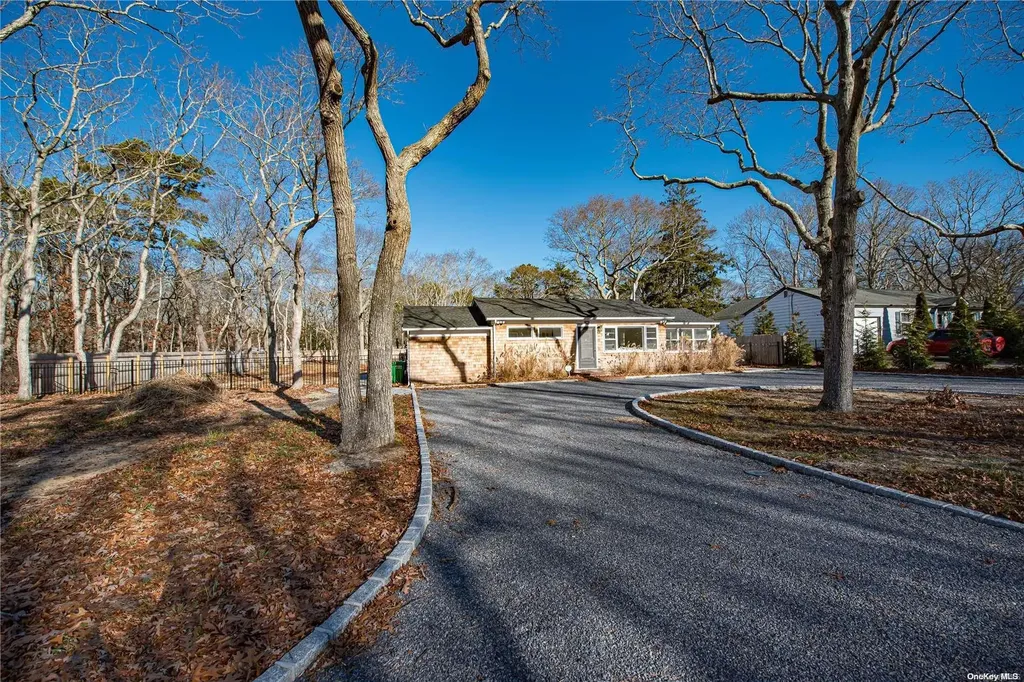 165 E Bay Avenue Hampton Bays NY 11946