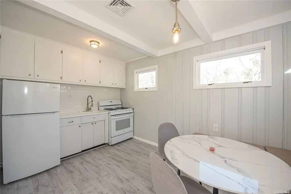 165 E Bay Avenue Hampton Bays NY 11946