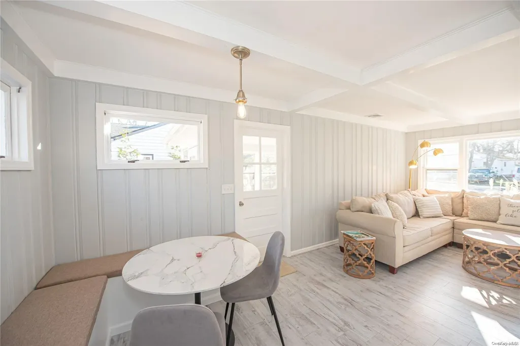 165 E Bay Avenue Hampton Bays NY 11946