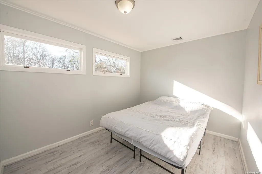 165 E Bay Avenue Hampton Bays NY 11946
