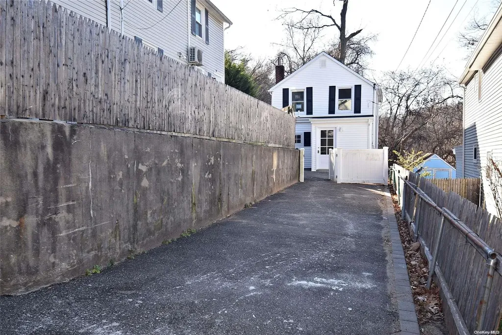 22a Pine Drive Oyster Bay NY 11771