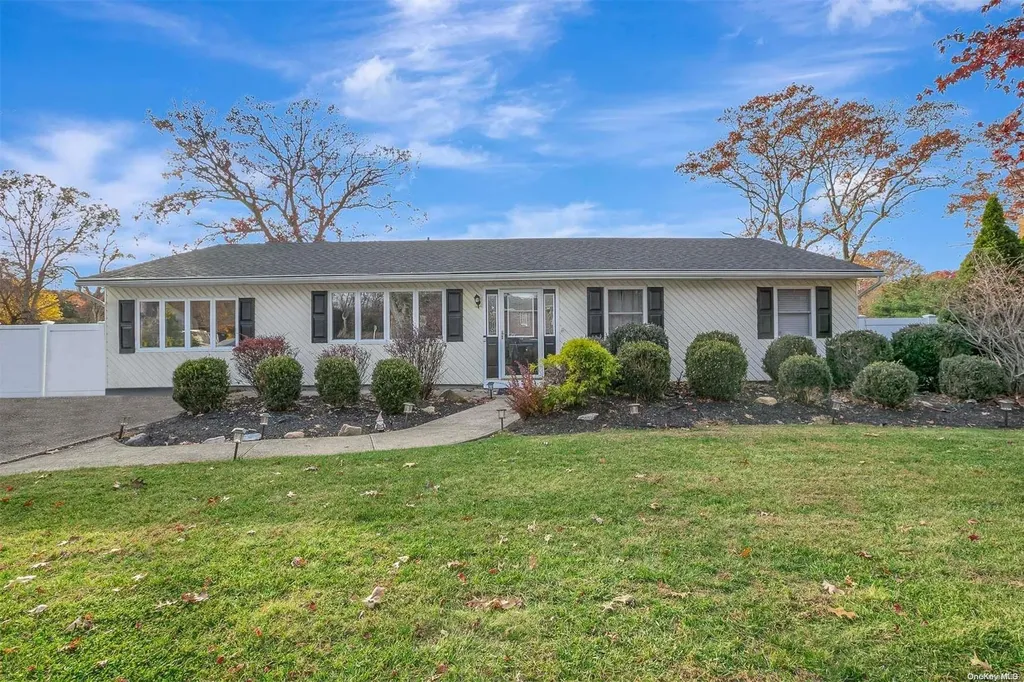 42 New Lane Selden NY 11784