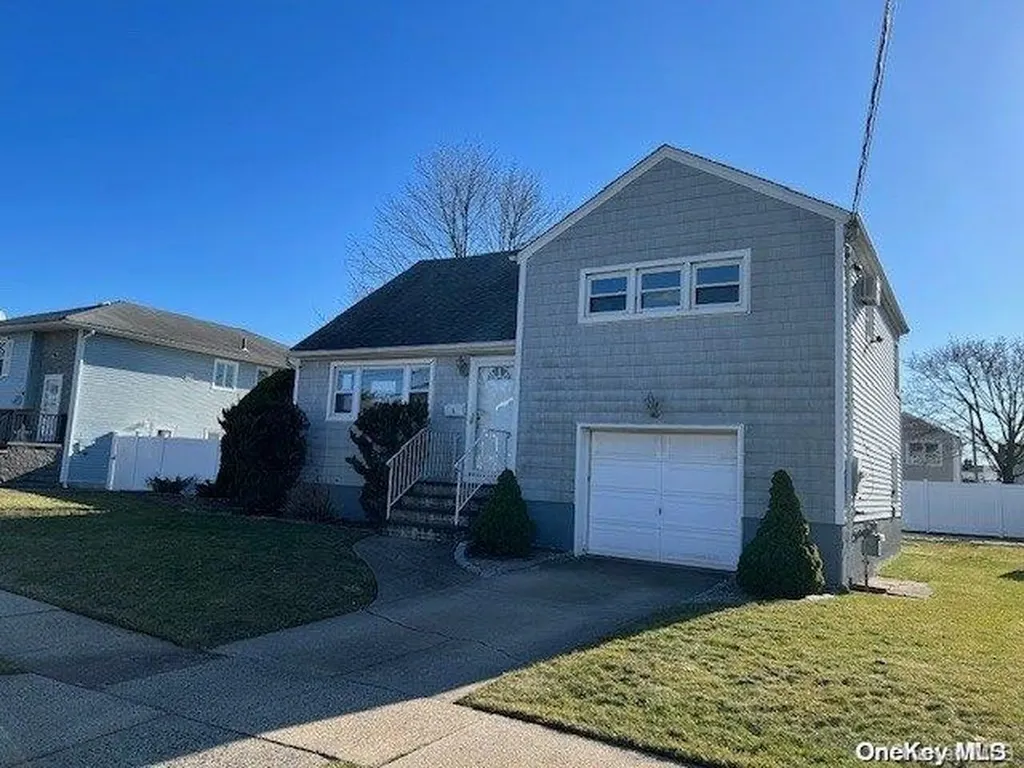 9 Martha Street Freeport NY 11520