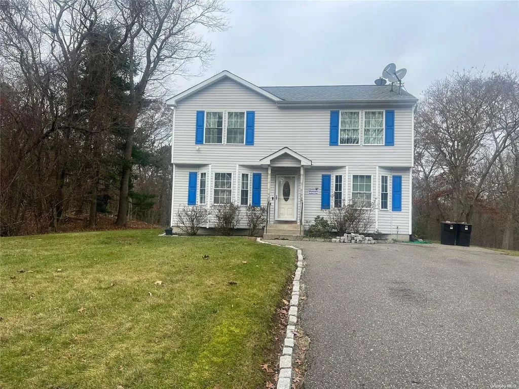 9 Mill Lane Medford NY 11763