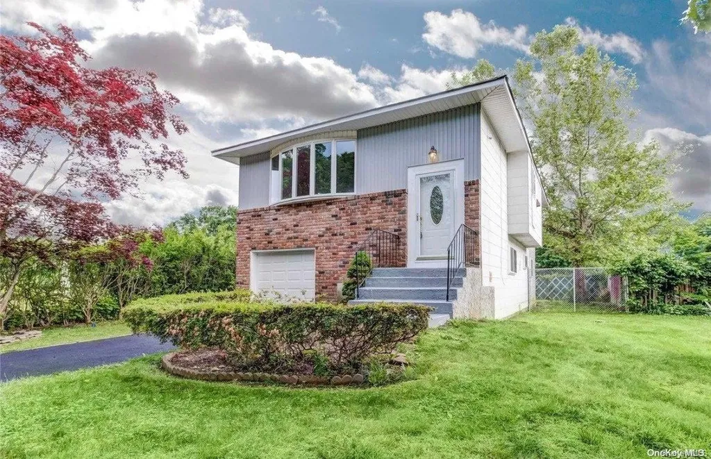 122 Truxton Road Dix Hills NY 11746