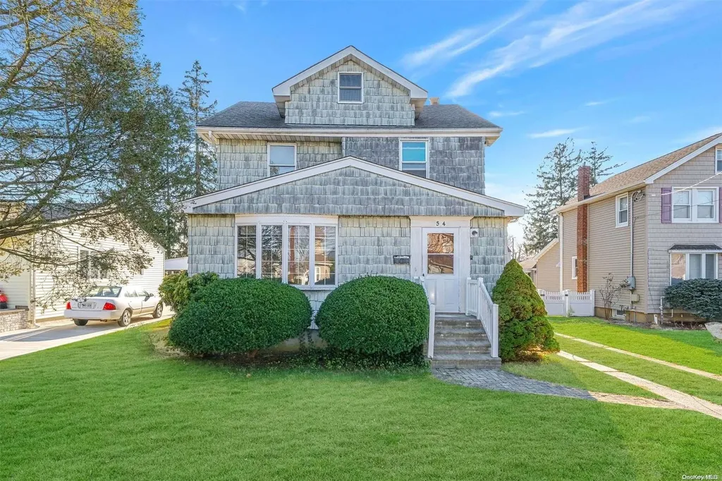 54 Robertson Road Lynbrook NY 11563