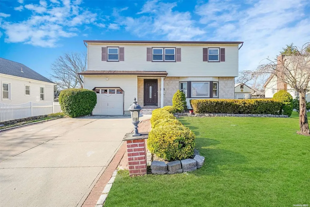 166 Irving Avenue Deer Park NY 11729